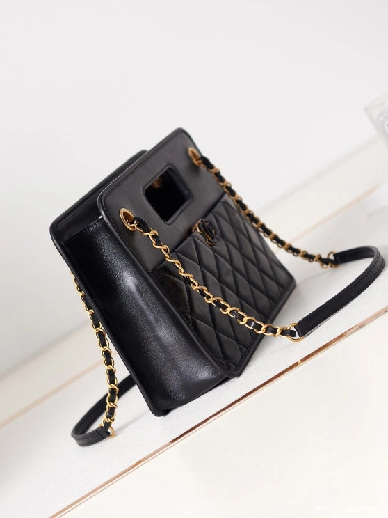 Hyper Peter CHANEL SMALL TOTE 0806
